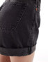 Monki Tallie turn up denim shorts in washed black Черный, W38 - фото #5