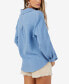 Фото #2 товара Juniors' Leni Crinkled Button-Down Pocket-Front Shirt