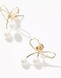 Фото #4 товара Pieces faux pearl and bow detail stud earrings in gold