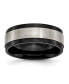 ფოტო #1 პროდუქტის Titanium Brushed Center Black IP-plated Beveled Edge Band Ring