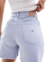 Tommy Jeans Mom Raw Hem Denim Shorts in Blue Grey СЕРО-СИНИЙ, W32 - фото #2