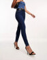 ASOS DESIGN – Ultimate – Eng geschnittene Jeans in Dunkelblau Синий, W24 L34 - фото #4