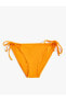 Фото #2 товара Плавки Brazilian Bikini Altı Basic, детали с боковыми завязками.