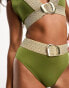 Фото #2 товара River Island – Hoch geschnittene Bikinihose in Khaki mit Gummiband und Schnallendetail