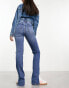 Фото #3 товара Bershka – Bootcut-Jeans in mittelblauer Waschung mit hohem Bund