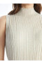 LCWAIKIKI Classic Dik Yaka Sim Detaylı Kadın Triko Elbise