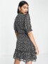 Фото #4 товара Topshop frill detail mini tea dress in mono floral print