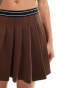 ASOS DESIGN pleated twill mini skirt with elastic waist detail in brown Коричневый, 32 - фото #4