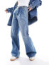 Фото #4 товара Stradivarius pleat front wide leg jean in medium wash blue