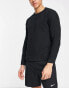 Фото #2 товара Nike Yoga crew neck sweatshirt in black