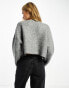 Фото #2 товара Miss Selfridge fluffy V neck slouchy crop jumper in grey marl