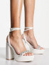 Be Mine – Bridal – Armelle – Braut-Sandaletten aus elfenbeinweißem Satin mit verziertem Riemen und Plateausohle
