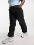 I Saw It First Plus – Exklusive Jeans-Jogginghose in schwarzer Waschung mit niedrigem Bund