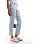 Фото #3 товара Abercrombie & Fitch Curve Love mom fit jeans in light blue wash