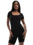 Фото #1 товара In The Style sculpt and control short sleeve scoop neck unitard in black