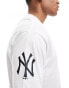 Фото #4 товара New Era New York Yankees baseball graphic t-shirt in white