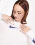 Фото #8 товара Nike Sportswear graphic long sleeve t-shirt in white