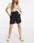 Pieces – Elegante Paperbag-Shorts in Schwarz mit hohem Bund