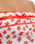 Glamorous fitted bandeau bodycon mini dress in red daisy Gänseblümchenmuster in Weiß und Rot, 32 - фото #4