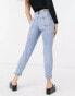 River Island – Carrie – Mom-Jeans mit Zierrissen in Authentic-Hellblau Hell/authentisch, US2 L32 - фото #2