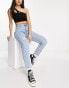 Pull&Bear ripped mom jeans in light blue Синий, 32 - фото #3