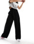 Фото #1 товара River Island pleated wide leg trouser in black