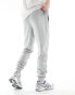 Фото #2 товара The North Face Training Reaxion fleece joggers in grey