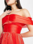 Collective The Label Petite – Exklusives Kleid in Rot mit abfallendem Saum hinten und drapierter Schulterpartie
