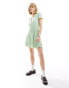 Фото #2 товара Glamorous v neck tie waist short sleeve mini tea dress in green daisy