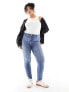 Фото #1 товара River Island Plus sculpt jean in midwash blue