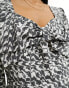 Pieces balloon sleeve mini tea dress in black and white print XS - фото #6