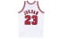 Фото #2 товара Баскетбольная жилетка Mitchell Ness NBA AU 1997-98 23 AJY4GS18398-CBUWHIT97MJO