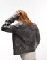 Topshop – Bikerjacke aus schwarzem Echtleder mit Rennsport-Design und Streifendetail