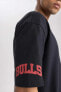 Фото #7 товара DeFactoFit NBA Chicago Bulls Oversize Fit Bisiklet Yaka Kısa Kollu Tişört
