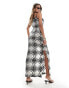 Фото #2 товара In The Style crochet cami maxi dress in black and white patchwork