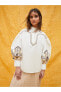 Фото #2 товара Женская блузка LC WAIKIKI с вышивкой на воротнике