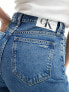 Фото #4 товара Calvin Klein Jeans high rise straight jeans in mid wash