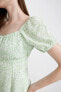 Kalp Yaka Çiçekli Omuzu Açık Krinkıl Viskon Mini Elbise C7077ax24sm