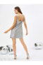Фото #3 товара Вечернее платье Koton Mini Abiye Elbise с блестящим металлическим U-образным вырезом на бретелях 4WAK80018FK Серебро