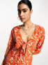 Фото #3 товара Вечернее платье Pretty Lavish с зебровым узором в оранжевом цвете и деталями на завязках
