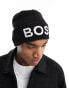 Hugo Boss – Beanie in Schwarz mit großem Logo