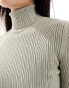 Фото #3 товара Bershka – Gerippter Pullover in blassem Khaki mit kurzem Schnitt