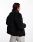 Columbia – Lodge Baffled – Jacke aus Sherpa-Fleece in Schwarz, exklusiv bei ASOS