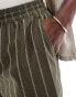 Фото #4 товара ONLY & SONS pull on linen mix short in khaki stripe