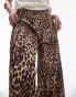 Фото #3 товара Topshop Petite leopard print plisse trouser in multi