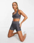 Фото #4 товара HIIT seamless booty short in textured charcoal