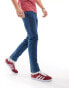 Фото #3 товара BOSS Orange delaware straight leg jeans in mid wash