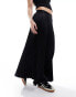 Y.A.S satin pleated midi skirt in black 2XL - фото #5