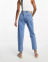 Фото #2 товара Pull&Bear Petite high waisted mom jeans in mid blue