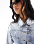 Фото #2 товара In The Style silver foil detail cropped denim jacket in light blue